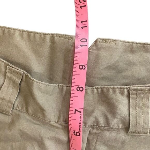 North Face size 4 women’s khaki Bermuda shorts - Picture 5 of 7